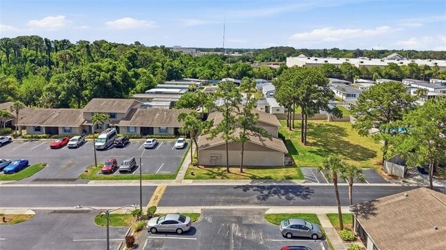 Building Photo - 2131 Ridge Rd S