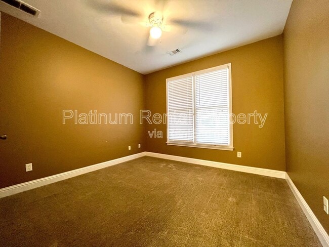 Building Photo - 1460 White Flowers Ln