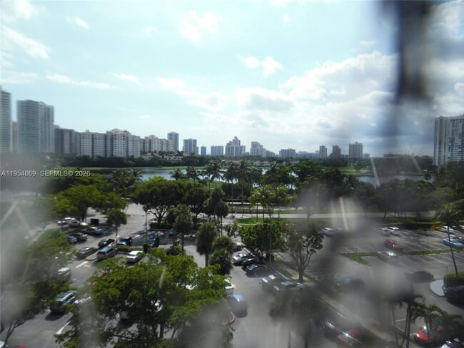 Building Photo - 20505 E Country Club Dr