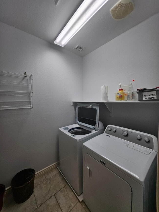 Building Photo - 29718 N 121st Dr