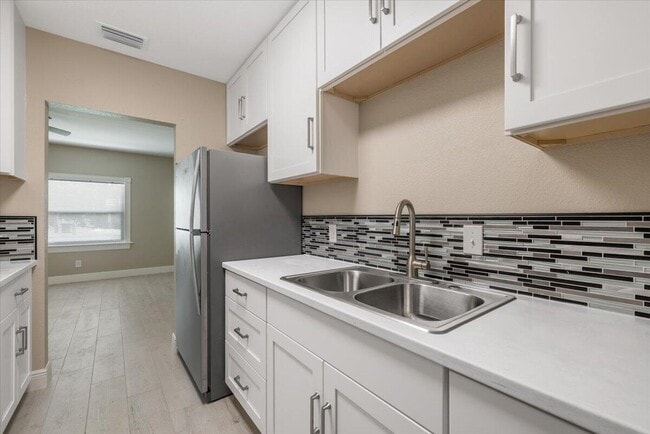 Building Photo - 807 S 12th St