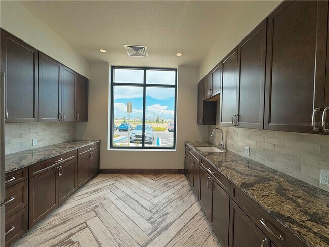 Building Photo - 2711 Pioneer Trl