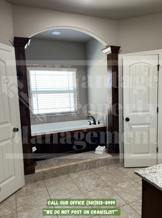 Building Photo - 6005 W W Dr