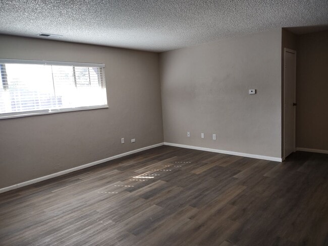 Building Photo - ALL PROSPECTIVE TENANTS MUST SUBMIT A $58 ...