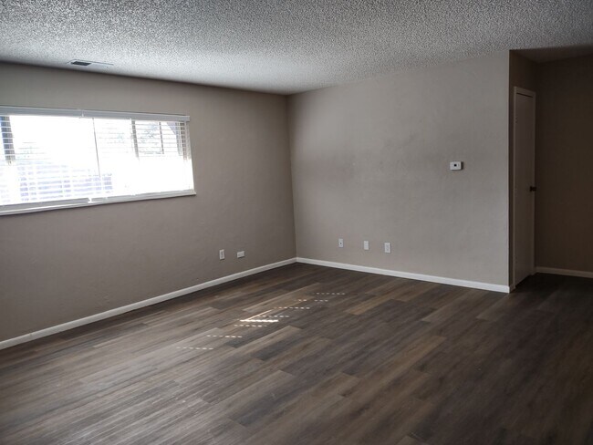 Building Photo - ALL PROSPECTIVE TENANTS MUST SUBMIT A $58 NON-REFUNDABLE APPLICATION FEE PER APPLICANT ONLINE AND...