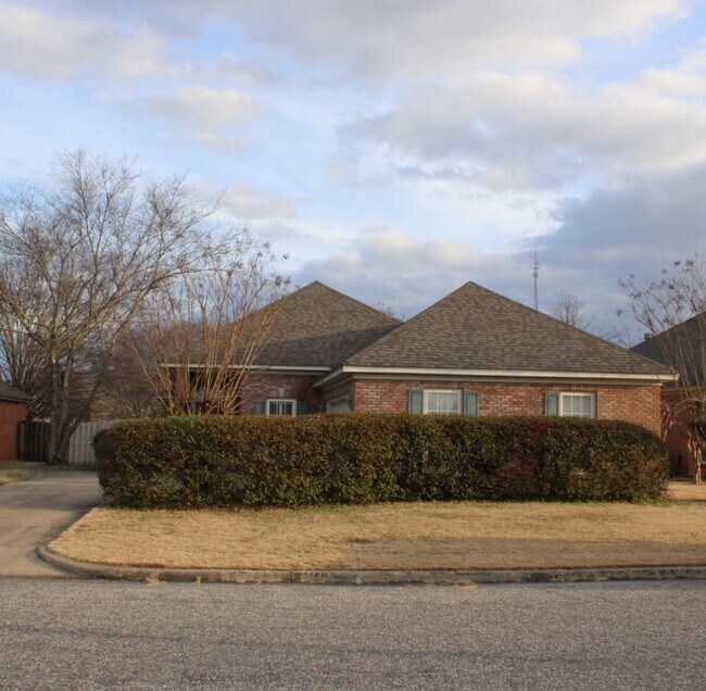 Building Photo - Home for Rent in Deer Creek!