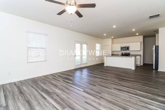 Building Photo - 546 Otway Lp