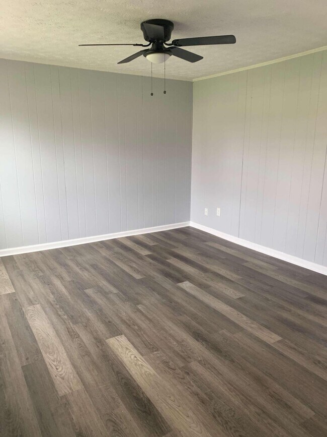 Building Photo - 2 Georgia Ave