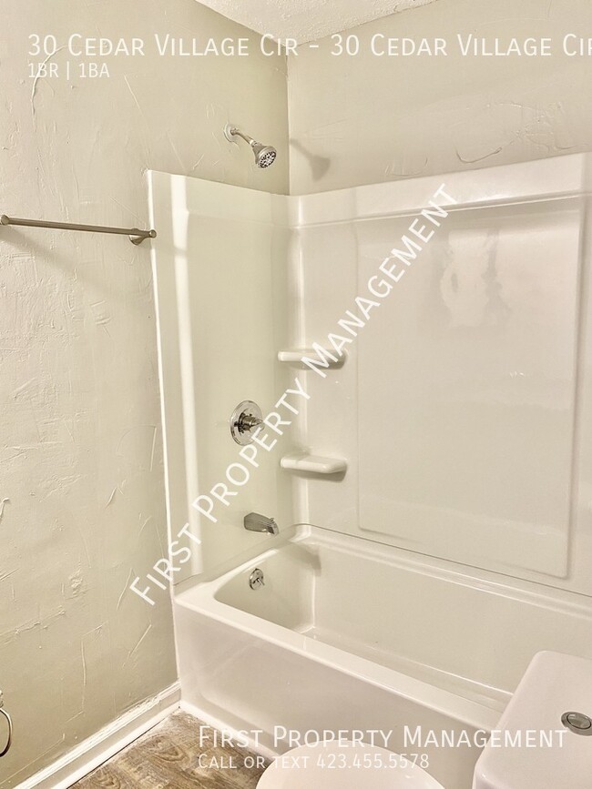 Building Photo - Leasing Special: 1/2 Off a Month's Rent: F...