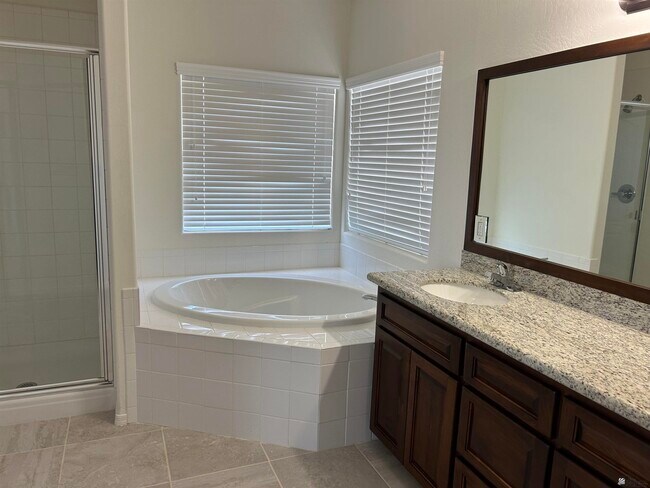 Building Photo - 4364 S Sunflower Dr