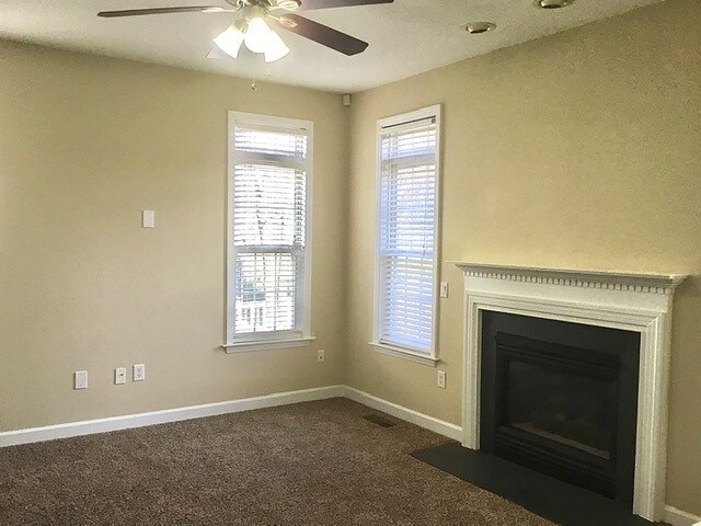 Building Photo - 4304 Southern Oak Dr