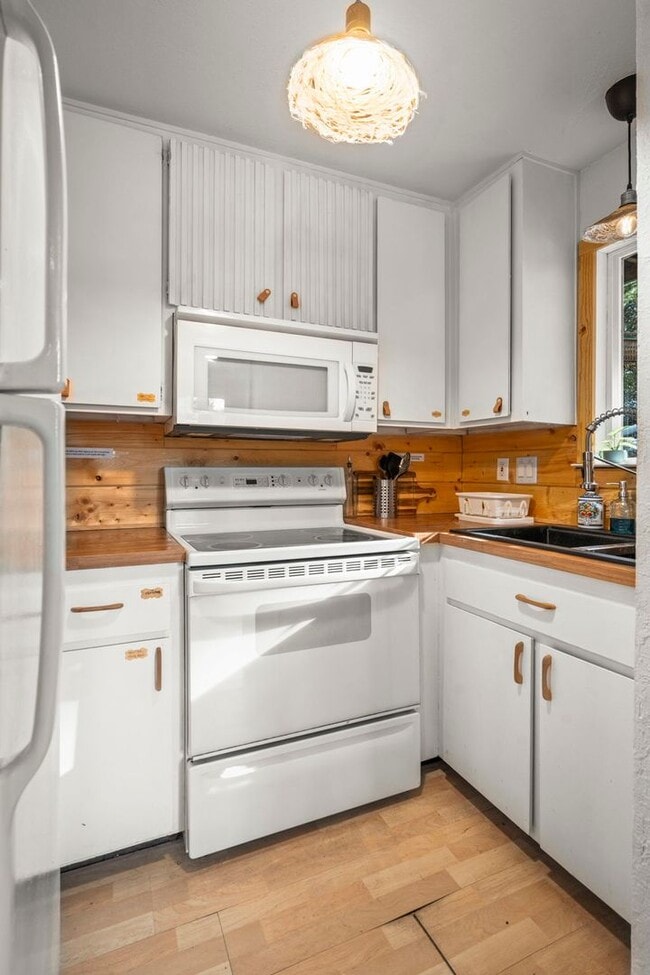 Building Photo - Nice condo near Heavenly available now!