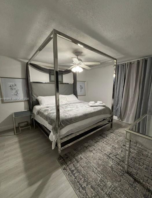 Building Photo - 910 SE Ocean Ave