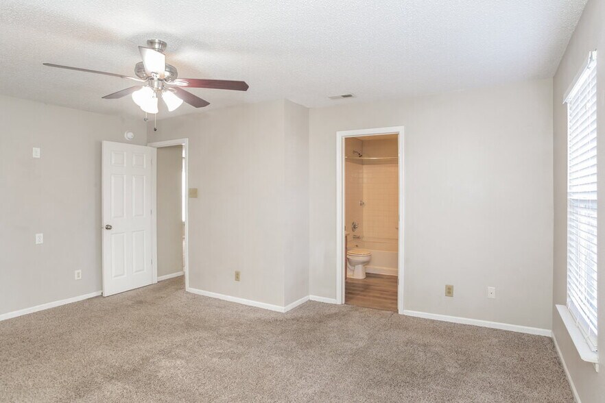 Building Photo - 1829 Blue Pine Ln