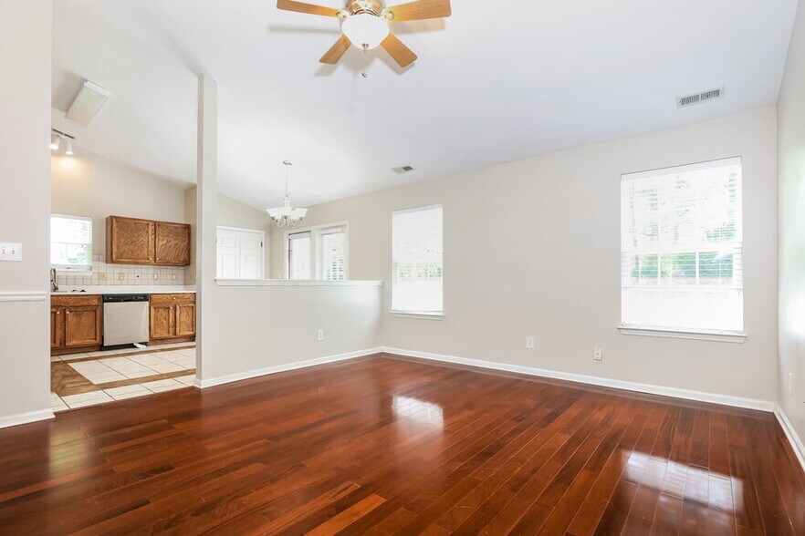 Building Photo - 3810 Tyler Bluff Ln