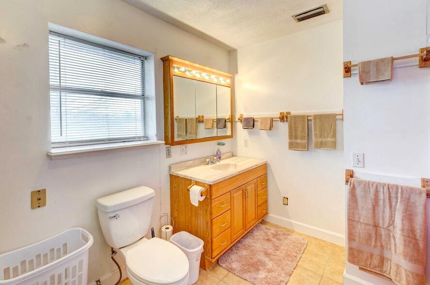 Building Photo - 3602 Waterloo Dr