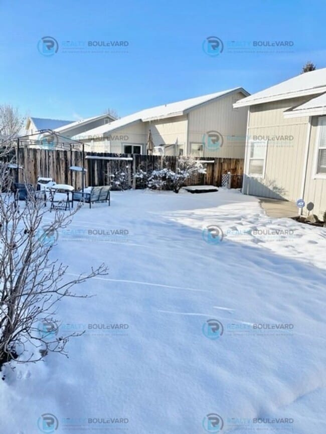 Building Photo - Charming 3-Bedroom Home in Sky Vista Villa...