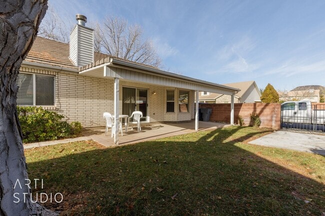 Building Photo - 4 Bedroom 2.5 Bath Home in Creekside Village