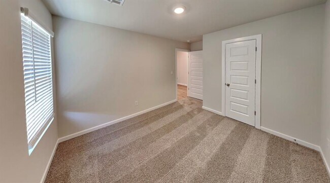 Building Photo - 1236 Mahogany Ln