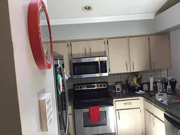 KITCHEN - 10602 Whitestone Ct