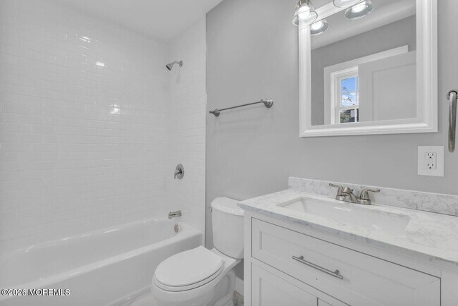 Building Photo - 553 Colts Neck Rd