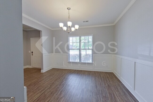 Building Photo - 140 Mandy Ln