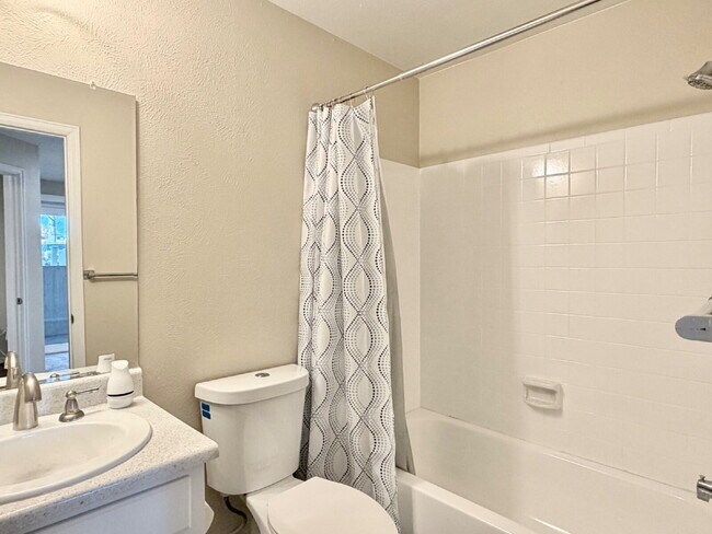 Building Photo - Garden-Level Condo Featuring 1bd/1ba in Desirable Stoney Creek Community. Nicely Updated with New...