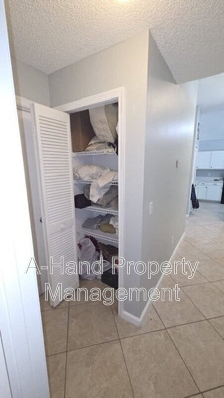Building Photo - 2527 Chatham Cir