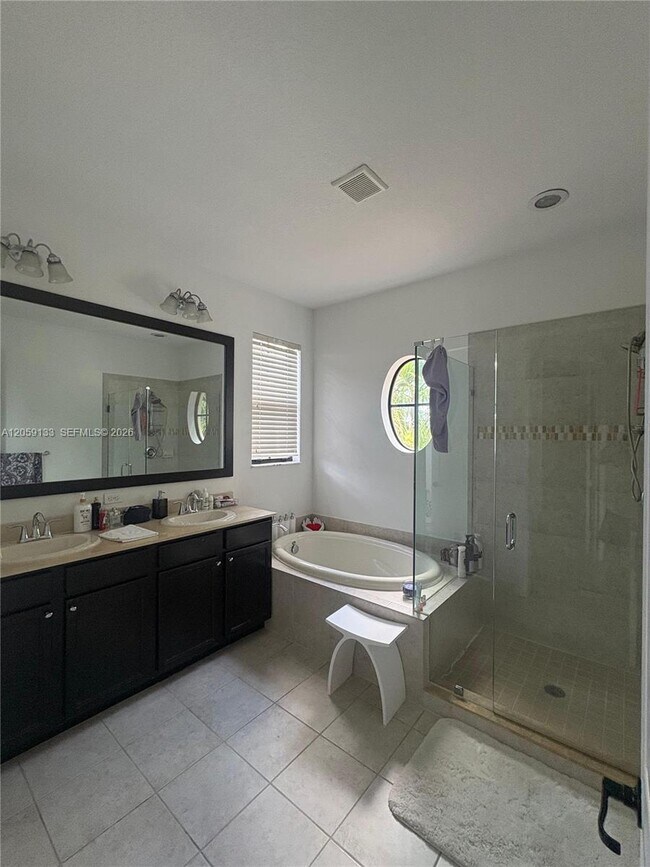 Building Photo - 8378 NW 39th Ct