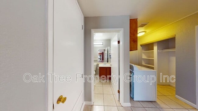 Building Photo - 2225 23rd Ave