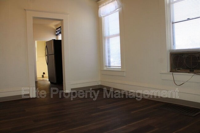 Building Photo - 326 W Routt Ave