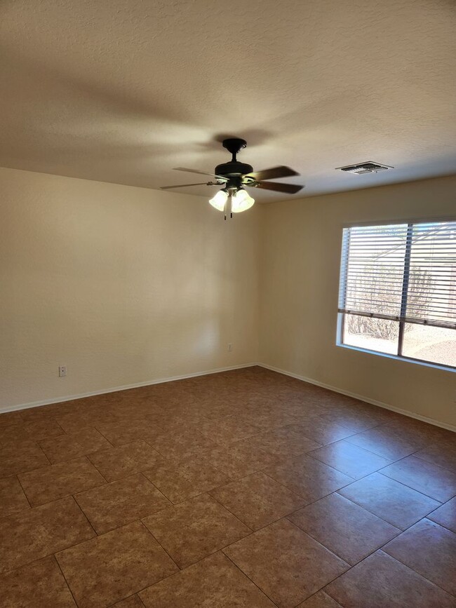 Building Photo - 3bd 2 ba Home in Quiet San Tan Valley