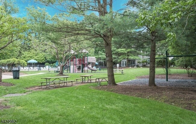 Building Photo - 30 Birch Terrace