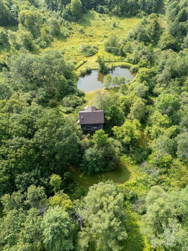 Building Photo - 1087 State Rd