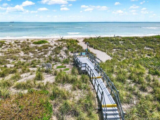 Building Photo - 2400 S Ocean Dr