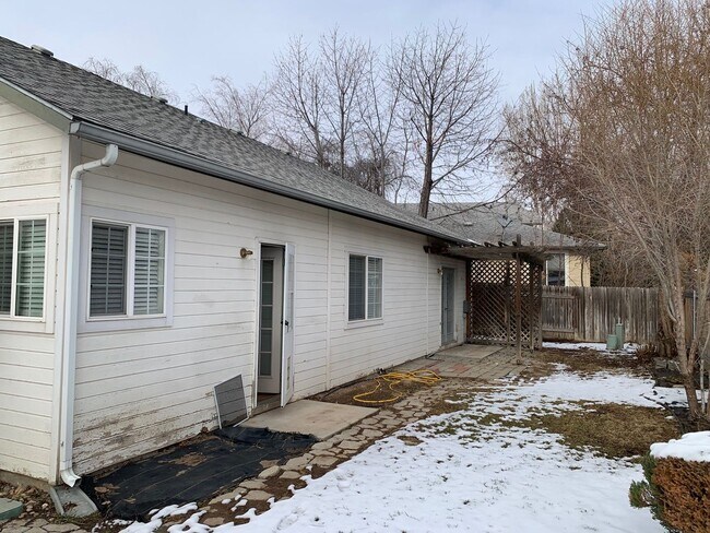 Building Photo - Beautiful  3-bedroom, 2-bath single-level home