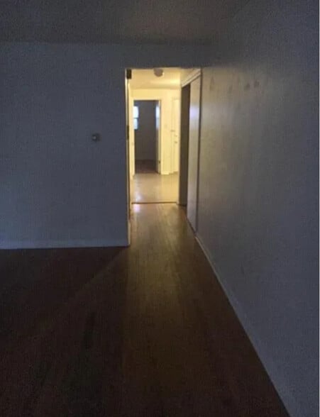 Building Photo - 2435 W 123rd St