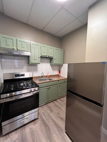 Building Photo - 176 Monticello Ave