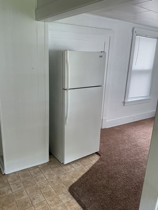 Interior Photo - 1512 E Gardner Ln