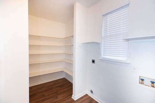 Building Photo - 1628 War Horse Ln