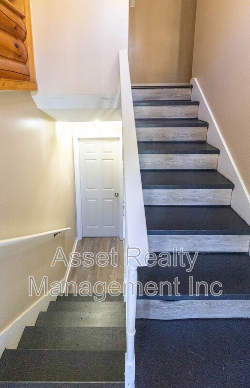 Building Photo - 1817 Sedgewick Dr