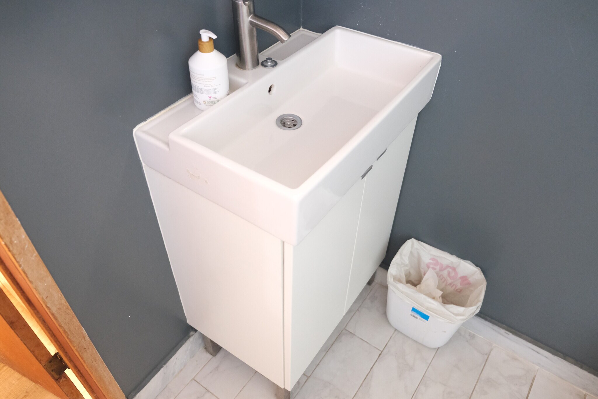 Private bathroom sink - 1243 N Alexandria Ave