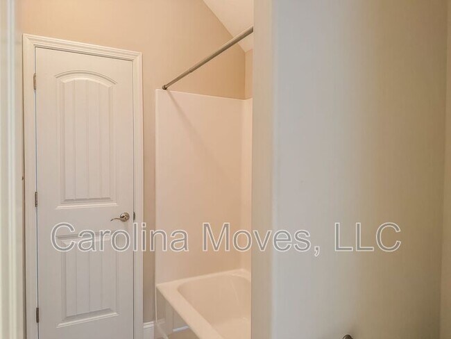 Building Photo - 3 Rocky Meadow Ct