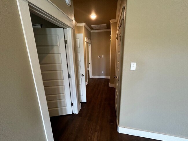 Building Photo - Beautiful three bedroom three-bathroom Napa home