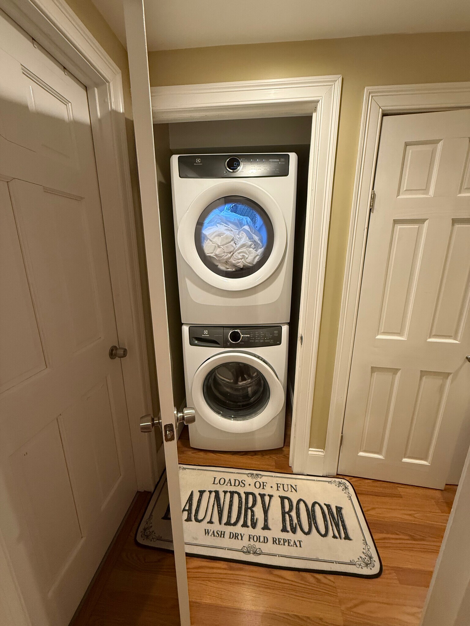 Building Photo - 404 Centre St