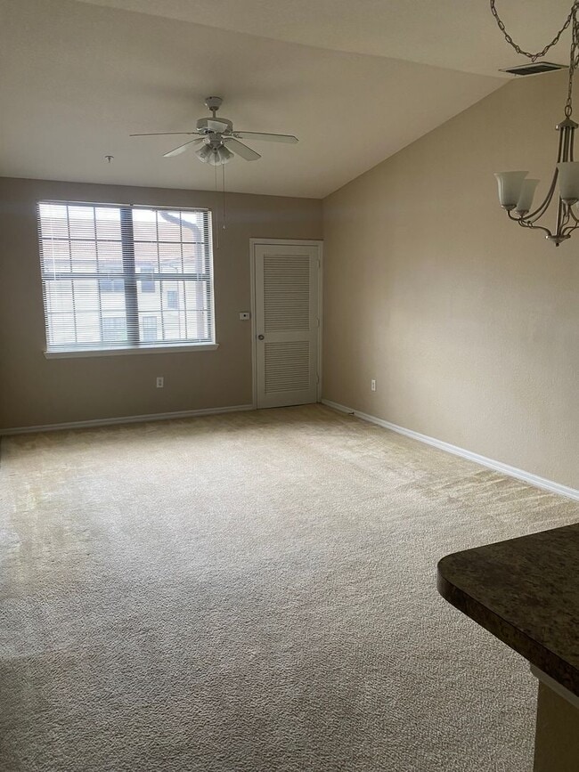 Building Photo - Spacious 1 Bedroom in Registry at Michigan Park