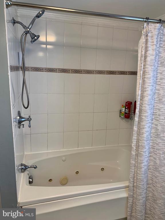 Building Photo - 812 N Judson St