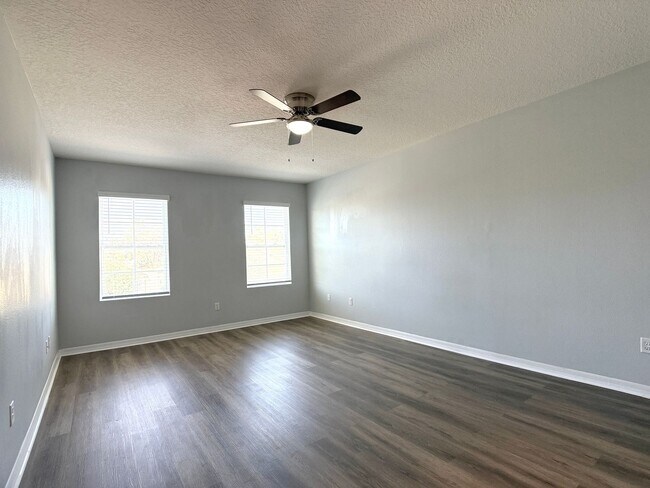 Building Photo - Move-In Ready • Lawn Care Included • Pet-Friendly!
