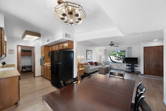 Building Photo - 821 Leisure World