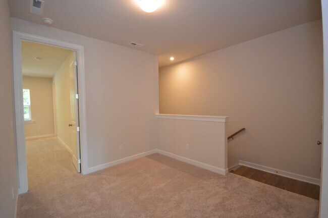 Building Photo - 7805 Sofiana Ave